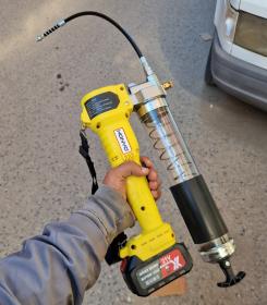 Pompe à graisse à batterie 