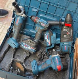 Kit valise BOSCH 4 articles Brushless 